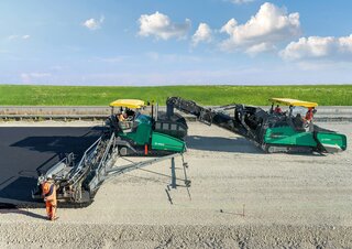 Гусеничні асфальтоукладачі Vögele Super 3000-3i