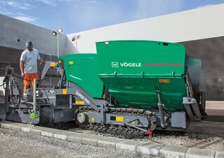 Гусеничні асфальтоукладачі Vögele Super 700i
