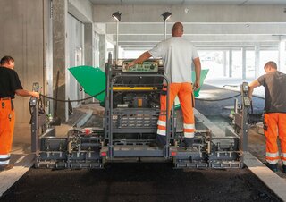 Гусеничні асфальтоукладачі Vögele Super 800i