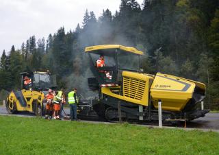 Гусеничні асфальтоукладачі Bomag BF 600 C 2 S 600