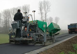 Гусеничні асфальтоукладачі Vögele Super 800