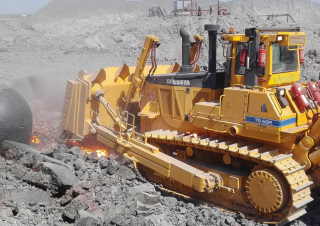 Гусеничні бульдозери Dressta TD 60M