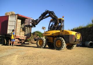 Гусеничні екскаватори Mecalac 10MCR