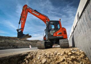 Гусеничні екскаватори Doosan DX140LCR-3