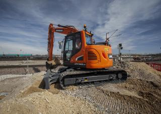 Гусеничні екскаватори Doosan DX140LCR-3