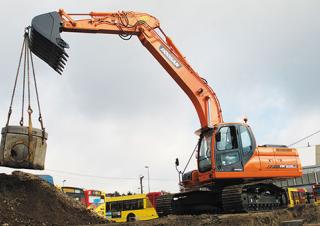 Гусеничні екскаватори Doosan DX 225 LC