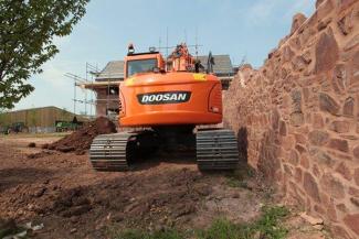Гусеничні екскаватори Doosan DX140LCR-3
