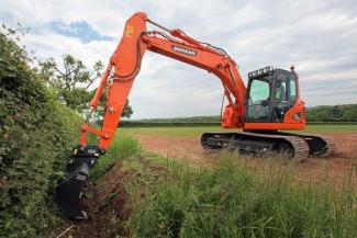 Гусеничні екскаватори Doosan DX140LCR-3
