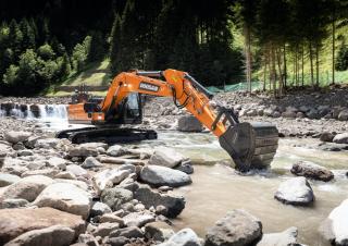 Гусеничні екскаватори Doosan DX210NLC-7
