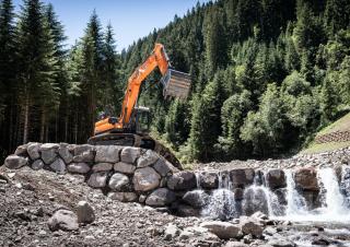 Гусеничні екскаватори Doosan DX245NHD-7