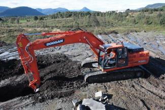 Електричний гусеничний екскаватор Doosan DX300NLC-3