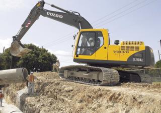 Гусеничні екскаватори Volvo EC210B