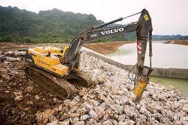 Гусеничні екскаватори Volvo EC210BLC