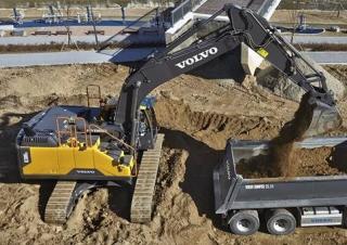 Гусеничні екскаватори Volvo EC300E HYBRID 