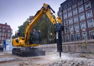 Гусеничні екскаватори JCB JS130 LC