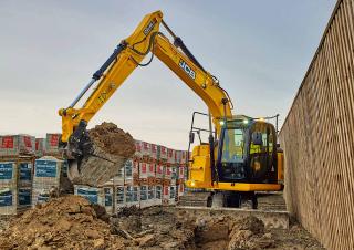 Гусеничні екскаватори JCB JS141LC