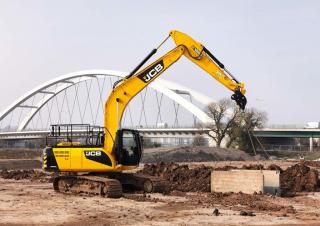 Гусеничні екскаватори JCB JS220LC