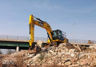 Гусеничні екскаватори JCB JS220LC