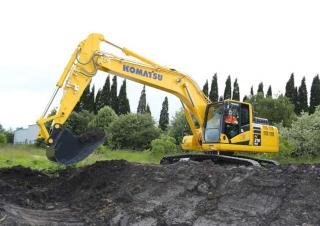 Гусеничні екскаватори Komatsu PC210NLC-11E0