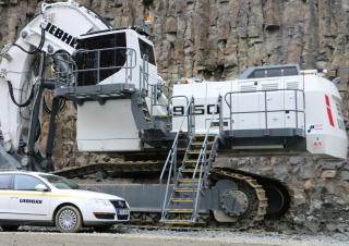 Гусеничні екскаватори Liebherr R 9150 B 