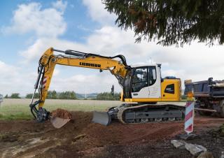 Гусеничні екскаватори Liebherr R 920 Compact