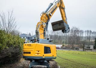 Гусеничні екскаватори Liebherr R 926 Compact Litronic