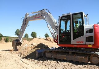 Гусеничні екскаватори Takeuchi TB 2150
