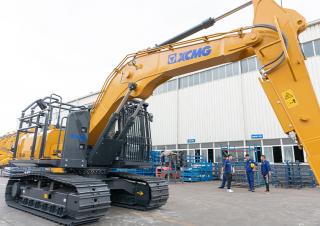 Гусеничні екскаватори XCMG XE180F