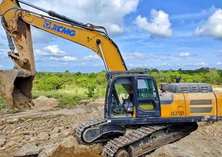 Гусеничні екскаватори XCMG XE370D