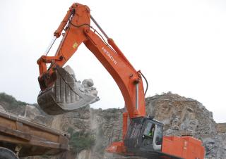 Гусеничні екскаватори Hitachi ZX 870 LCH-3