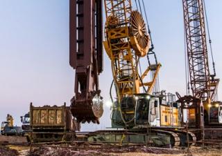 Гусеничні крани - ґратчаста стріла Liebherr HS 8100