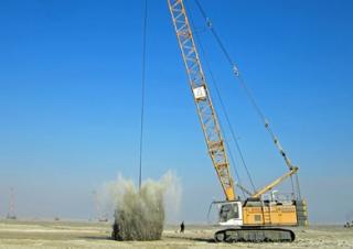 Гусеничні крани - ґратчаста стріла Liebherr HS 8100