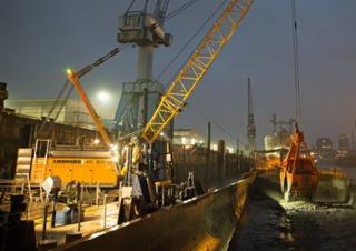Гусеничні крани - ґратчаста стріла Liebherr HS 8100