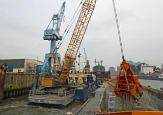 Гусеничні крани - ґратчаста стріла Liebherr HS 8100