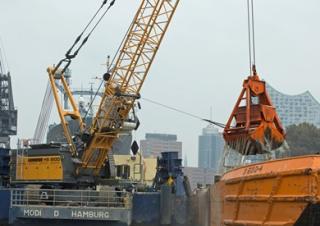 Гусеничні крани - ґратчаста стріла Liebherr HS 8100