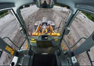Гусеничні навантажувачі Liebherr LR 636 G8.0