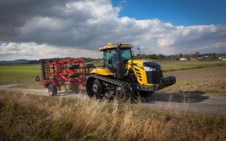 Гусеничні трактори Challenger MT765 B