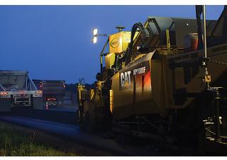 Колісні асфальтоукладальники Caterpillar AP1000F