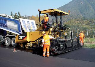 Колісні асфальтоукладальники Caterpillar AP600D