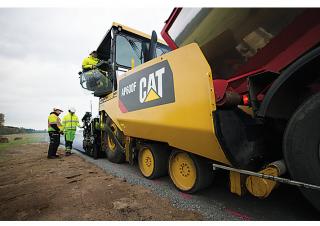 Колісні асфальтоукладальники Caterpillar AP600F