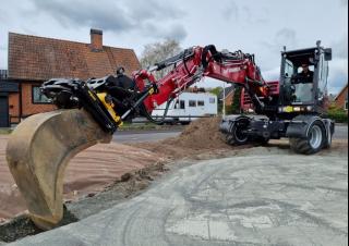 Колісні екскаватори Yanmar B95W MB 