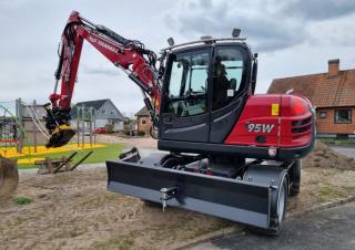 Колісні екскаватори Yanmar B95W MB 