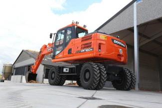 Колісні екскаватори Doosan DX160W-3