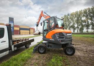 Колісні екскаватори Doosan DX57W-5