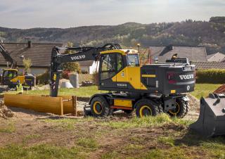Колісні екскаватори Volvo EW180E