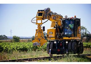 Колісні екскаватори Caterpillar M323F 