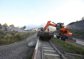 Гусеничні екскаватори Hitachi ZX 180 W