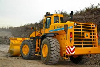 Колісні навантажувачі Dressta 560 E Extra