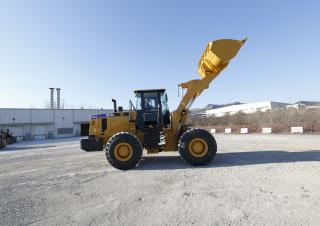 Колісні навантажувачі SEM 655D