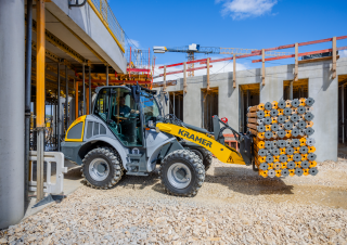 Колісні навантажувачі Kramer 8115
